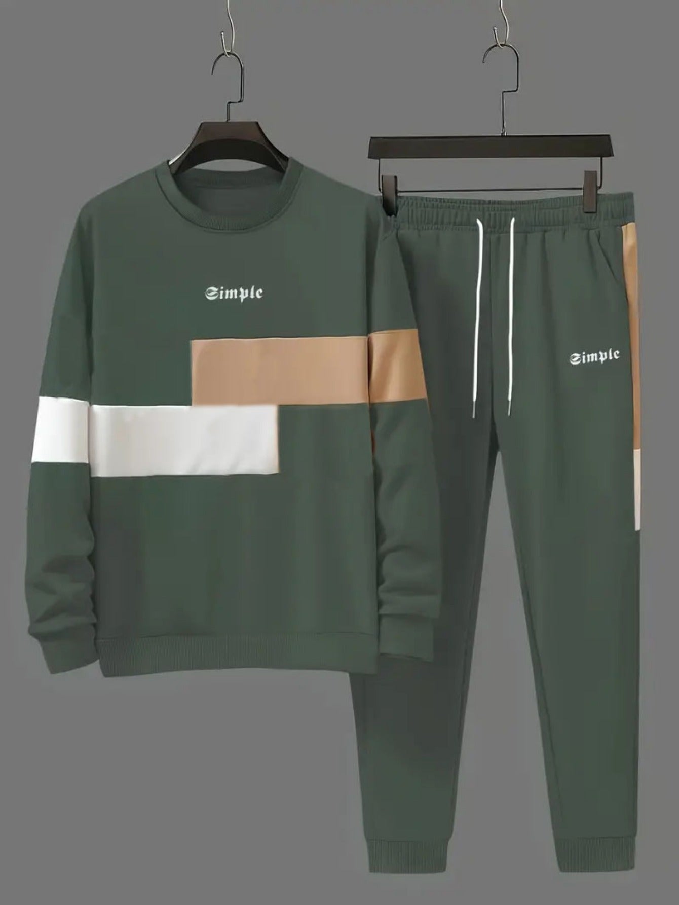 Long-sleeved sweatshirt and sweatpants