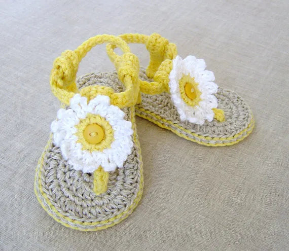 Crochet Baby flip flop sandals,baby Summer sandals,CROCHET Baby Sandals with Little Puff Flowers Size9cm,10cm,11cm