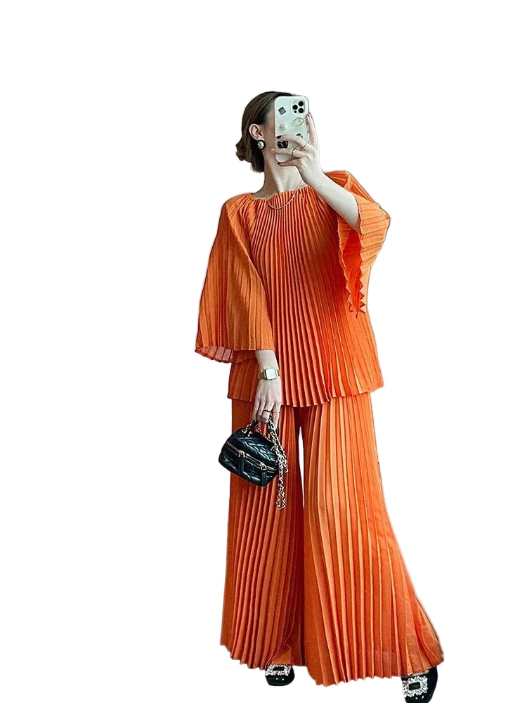 Elegant Women’s Pleated Set – Loose Flare Sleeves & Wide-Leg Pants