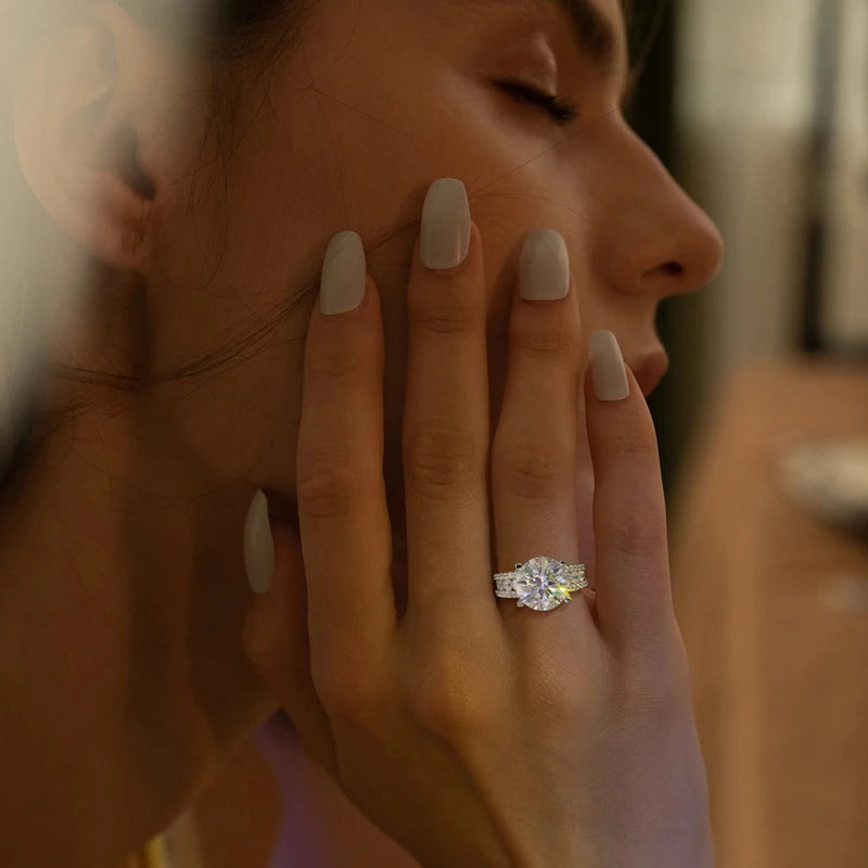 2 Carat Moissanite Wedding Ring for Women