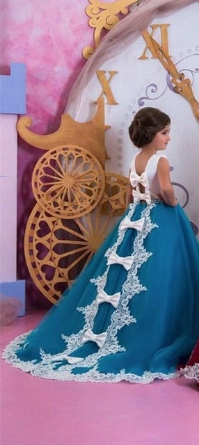Flower Girl Dresses For Wedding A Line Tulle Appliques Bows Sweep Train First Communion Dresses Lovely Girl Pageant Party Gowns