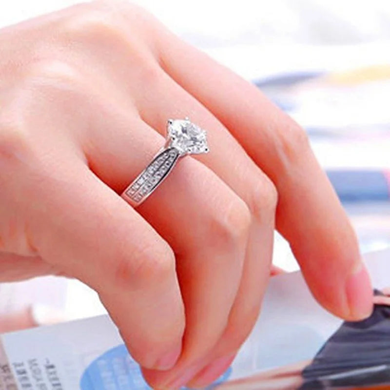 Luxury Moissanite Engagement Ring for Women