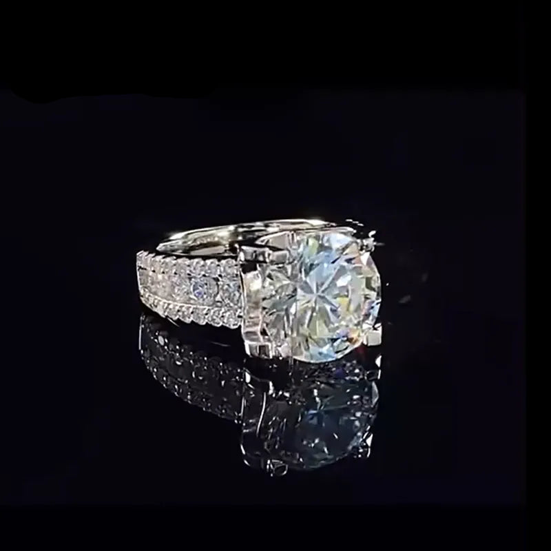 2 Carat Moissanite Wedding Ring for Women