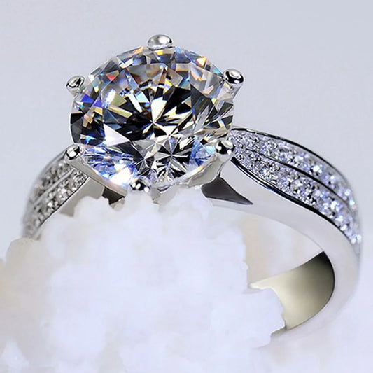 Luxury Moissanite Engagement Ring for Women