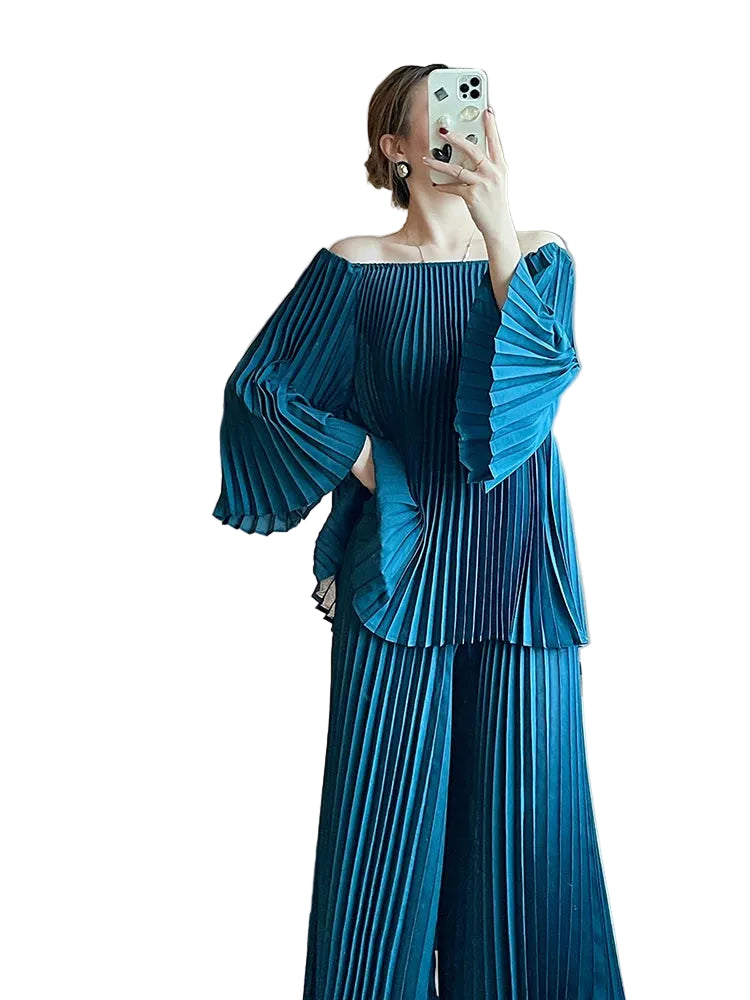 Elegant Women’s Pleated Set – Loose Flare Sleeves & Wide-Leg Pants