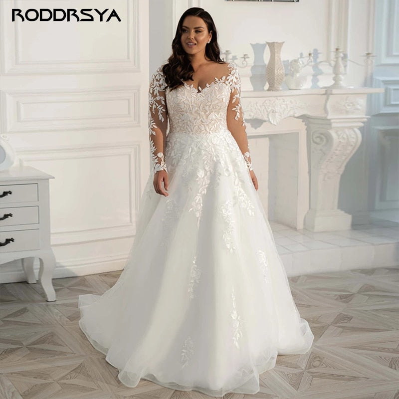 Plus Size Wedding Gowns Elegant Long Sleeves Lace Bride Dress Tulle Applique Sweep Train