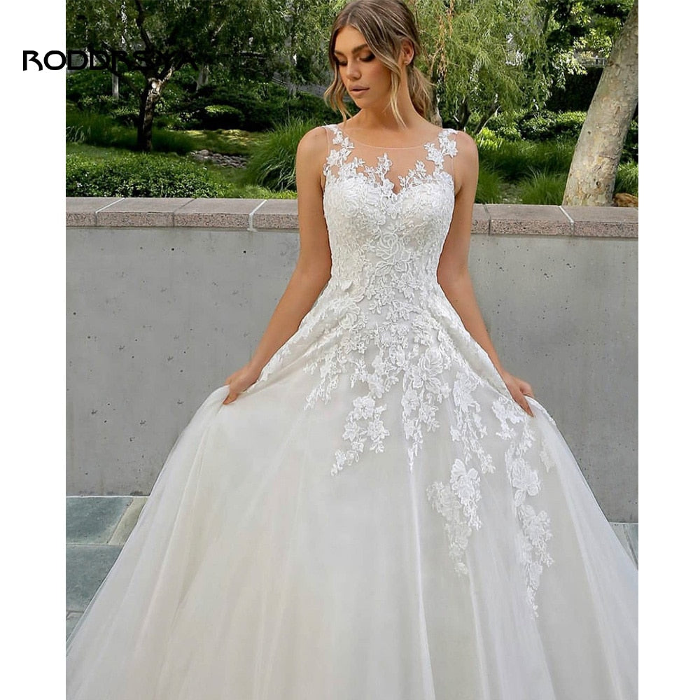 Elegant Wedding Dress A-Line O-Neck Tank Lace Appliques Illusion Button Tulle Bride Gown
